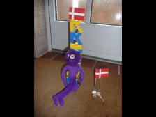 K&ouml;nig Knut auf seinem Thron.