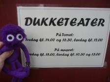 Super, das Puppentheater auch noch verpasst. Knut ist enttäuscht.