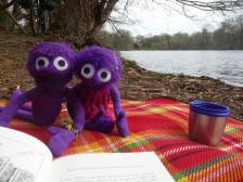 Klein? Pelzige Füße? Sind wir etwa... Hobbits? Kreisch!