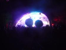 ...und Tanzen bei Nacht.