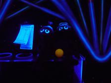 Sogar der Ball leuchtet.