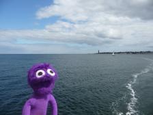 Und wieder zur&uuml;ck. Ehrenmal im Hintergrund.