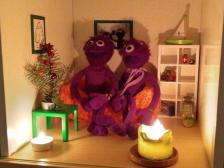 Minnie hat sogar einen echten Baum in ihrer Wohnung!