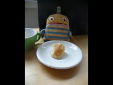 "Komm... nicht ans Br&ouml;tchen ran... zu kurze... Arme...!"