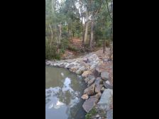 Ein Billabong... vielleicht wäre die Angel hier nicht schlecht.