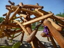 Kunst? Spielplatz? Egal, Knut gef&auml;llt's.