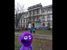 Knerten ist gespannt, hat ja noch nicht viel gesehen...