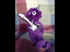 Wie cool ist das denn, eine Stromgitarre! Danke!