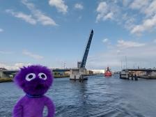 Eben war die Brücke noch da!