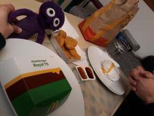 Unser Knut liebt McDonalds ;-)