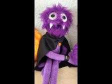 Auch als Vampir immer ein freundliches Lächeln: Knerten!