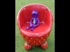 Erdbeerstuhl? Ziemlich unbequem!